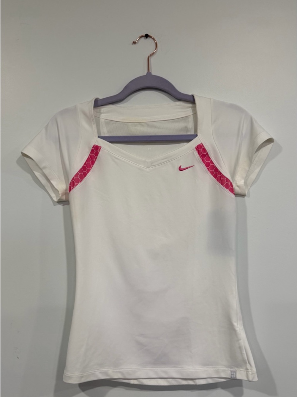 Nike White Short-Sleeve Athletic S Top with Pink Accents
